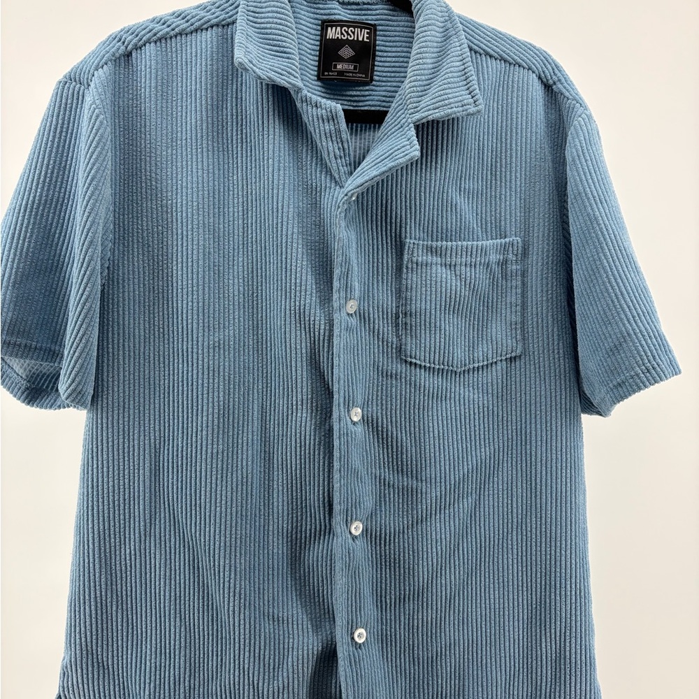 Massive Short Sleeve Button Up‎ Shirt Blue Size M, Chest Pocket